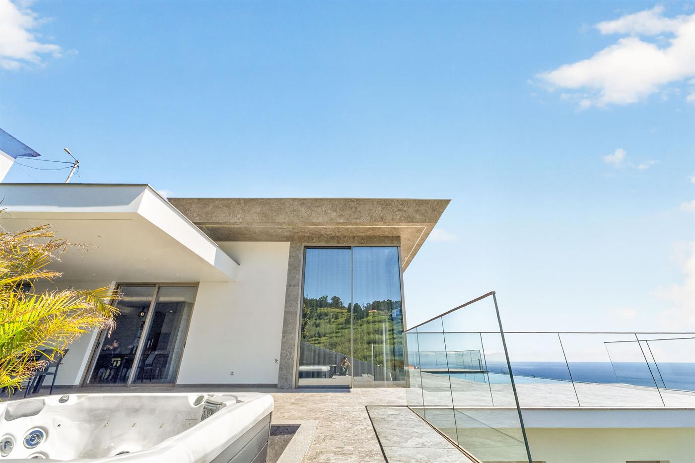 Jacuzzi exterior com vista