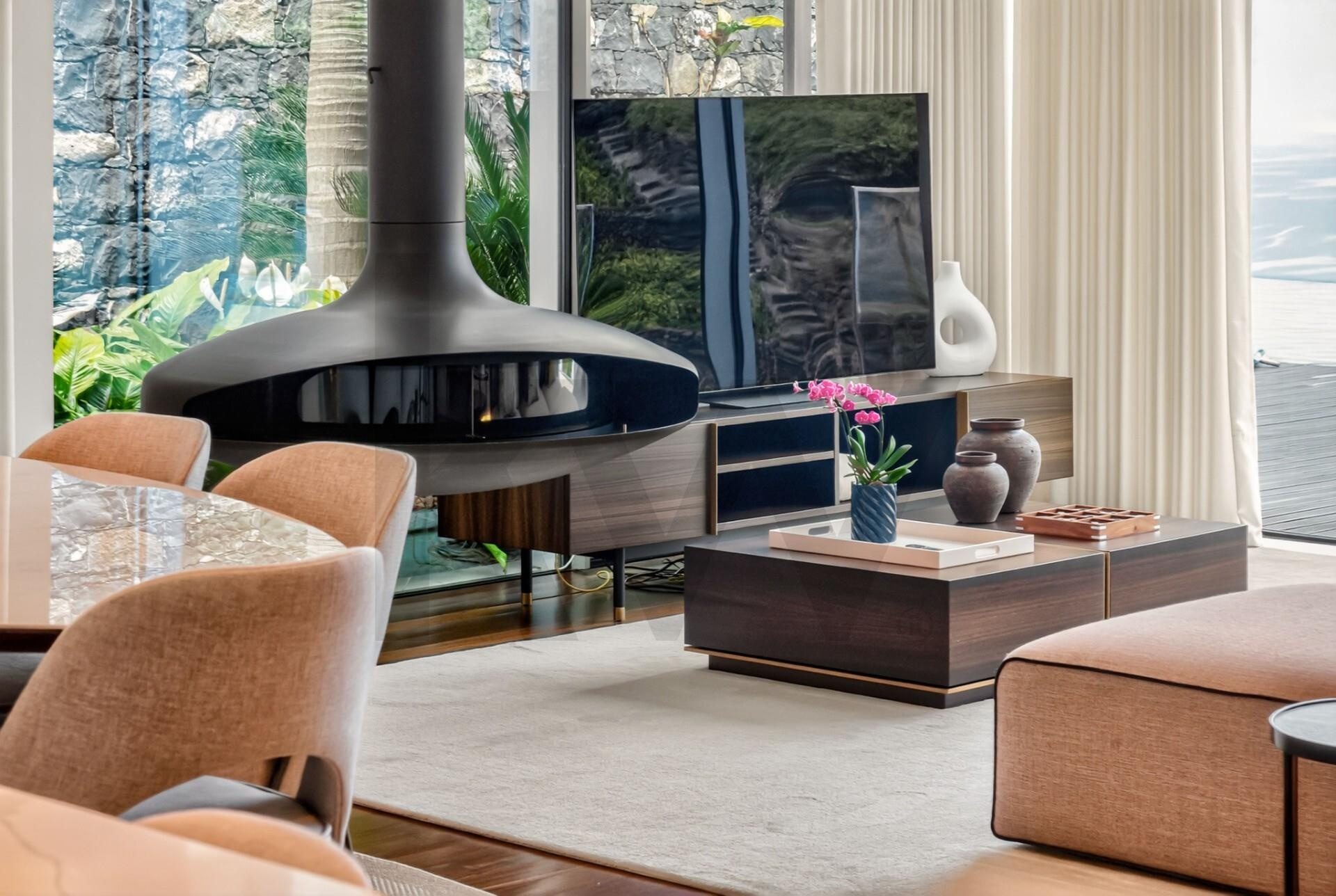 Villa Quinta Grande — sala de estar com lareira central